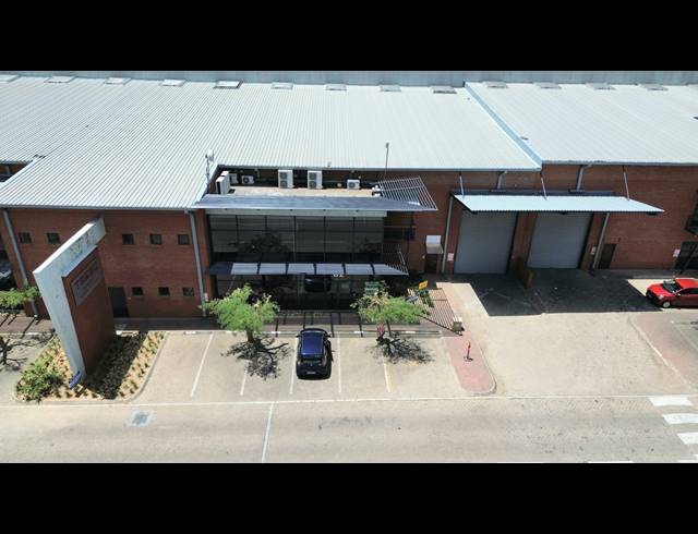 1,050M² WAREHOUSE TO LET IN NORTH RIDING